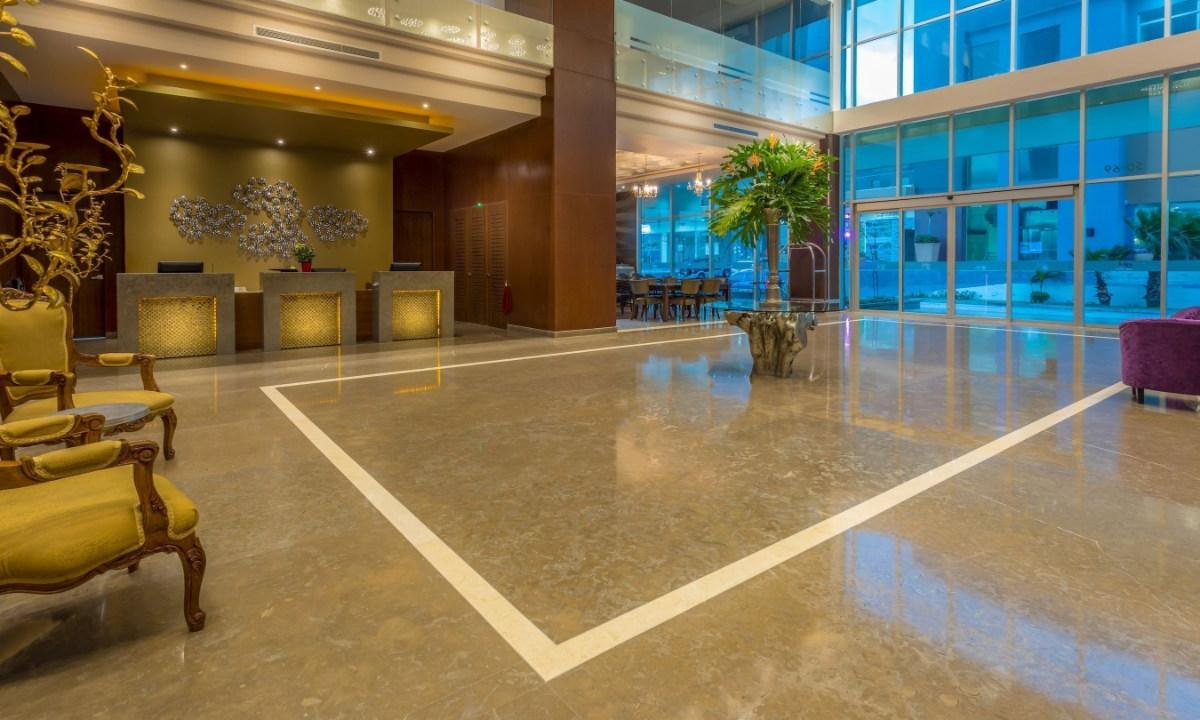Recepción Sky Collection LifeStyle Hotel y Suites Barranquilla Recepción Sky Collection LifeStyle Hotel y Suites Barranquilla