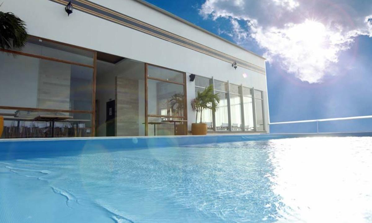 Piscina Sky Collection LifeStyle Hotel y Suites Barranquilla Piscina Sky Collection LifeStyle Hotel y Suites Barranquilla